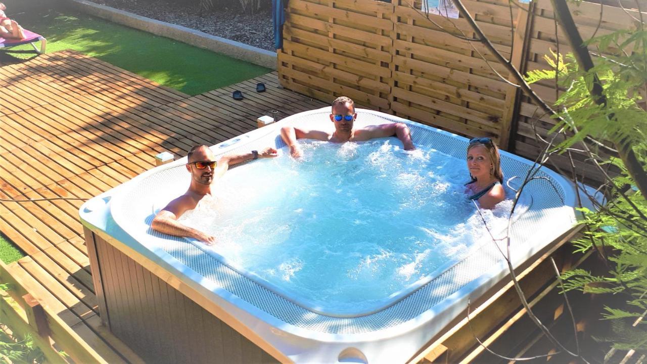 Hotel Les Jardins De Bormes, Sauna & Jacuzzi Eksteriør billede